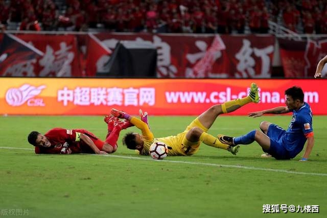 那英北京演唱会：热闹背后的人情与江湖